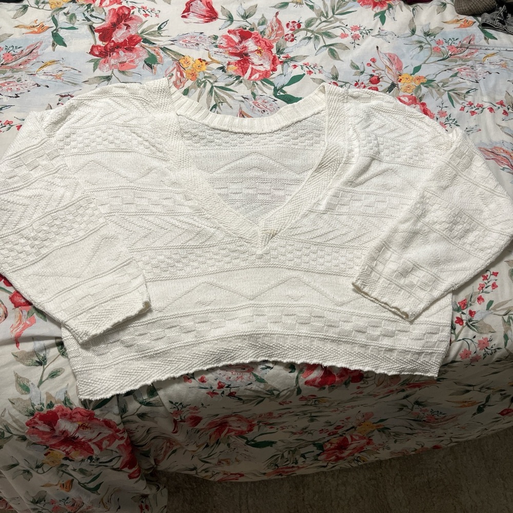 Vintage Objects D'art White V-Neck Textured Knit Crop Sweater